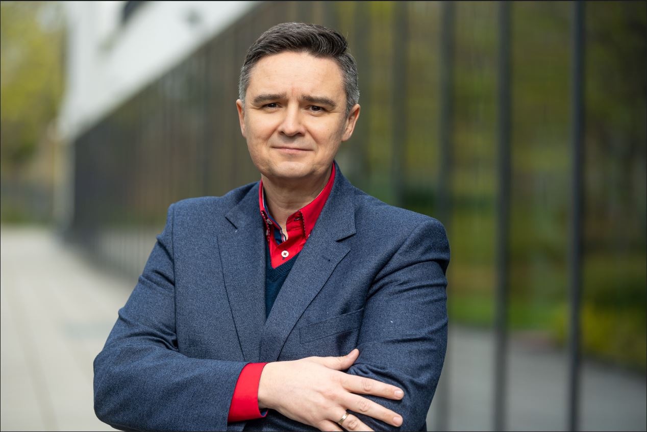 prof. dr hab. inż. Robert Król